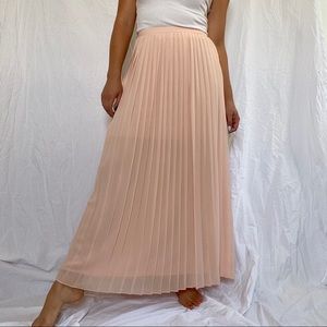 URBAN OUTFITTERS PLEATED MAXI SKIRT